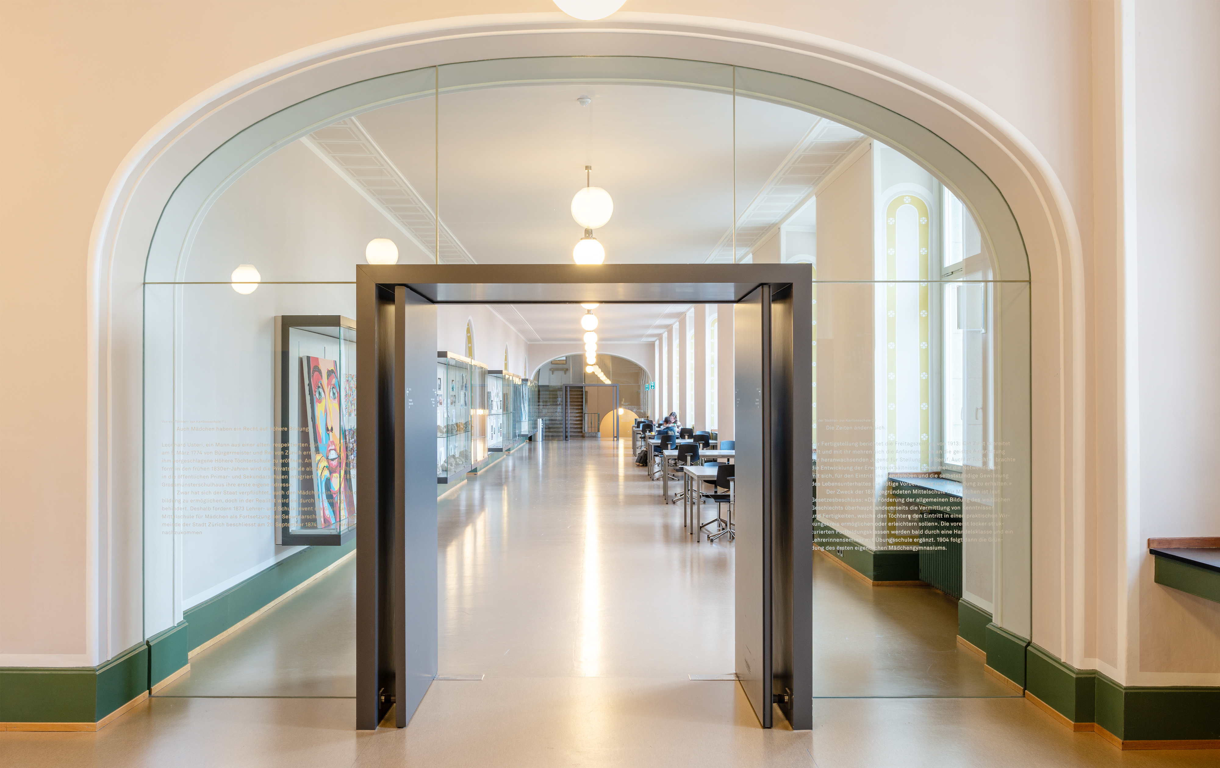 Kantonsschule Hohe Promenade Schrift auf Verglasung